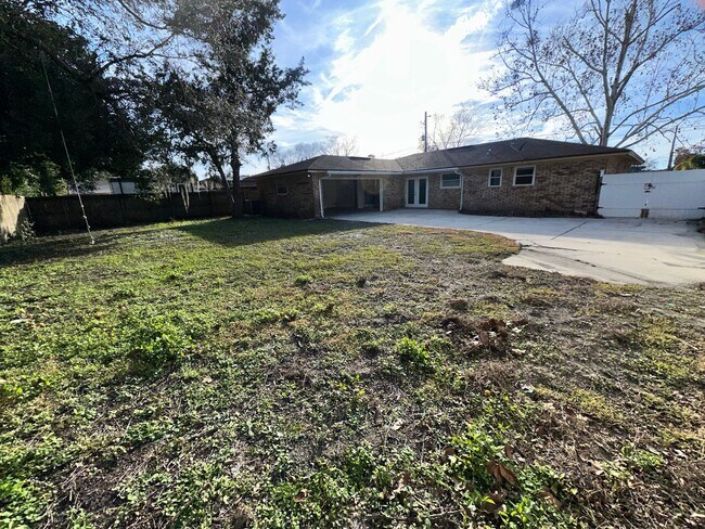 Photo - Home for Rent in Arlington 4-Bedroom, 2-Bathroom