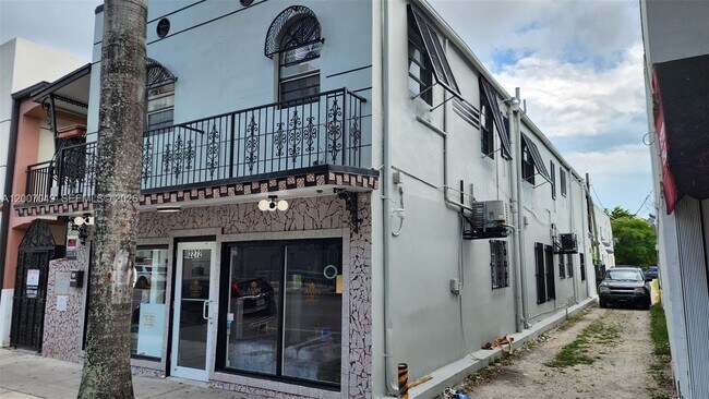 2272 SW 8th St Unit 3