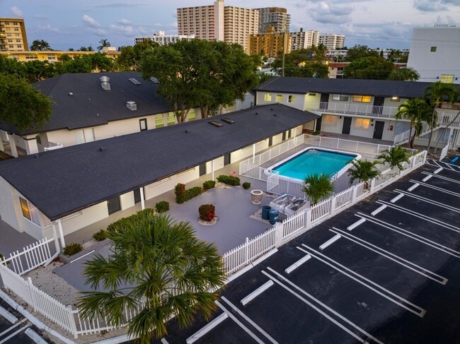 Photo - 1020 N Riverside Dr Unit 4