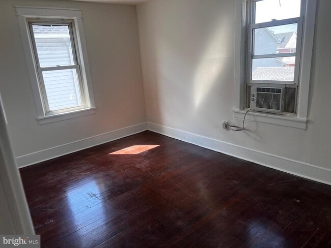 Photo - 529 Bridgeboro St