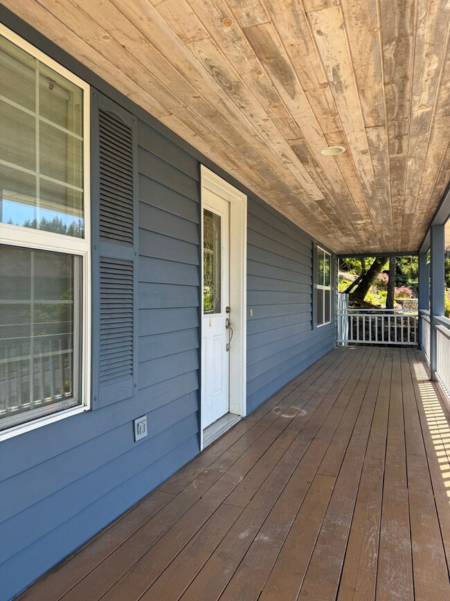 Photo - Beautiful large house in the South Hills!