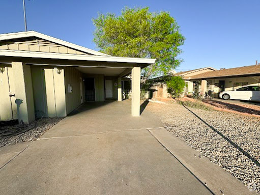 Building Photo - 3Bed/2Bath Duplex at 35th Ave/Cactus! $149... Rental