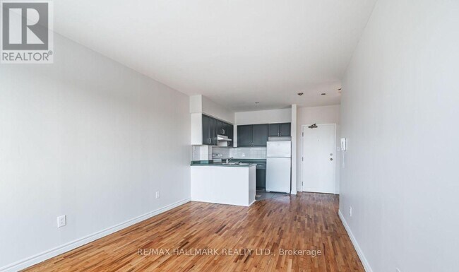 Photo - 2831 Kingston Rd