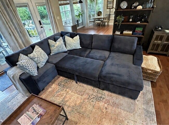 Photo - 8 Downing Ct SE