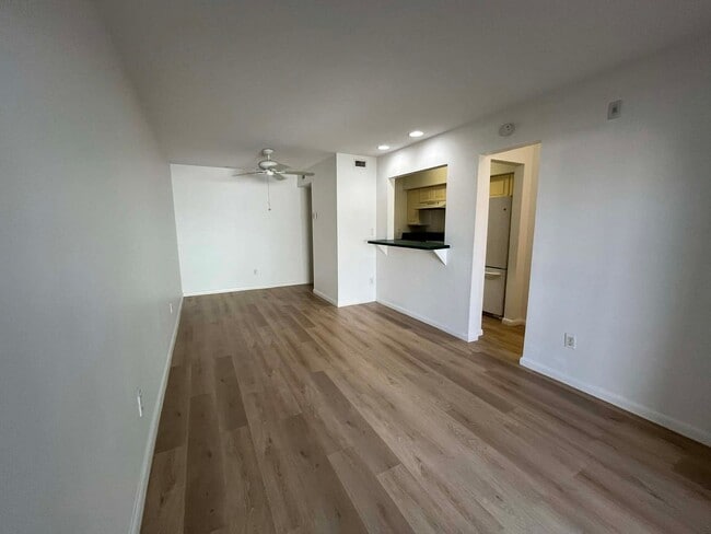Photo - studio apartment Unit 22302 Vick St #112