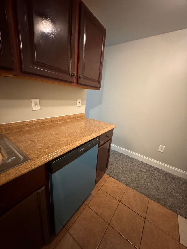 Photo - 2405 Barclay St Unit 2