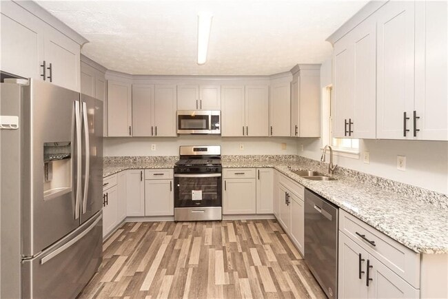 Photo - 811 Sugar Oak Ln