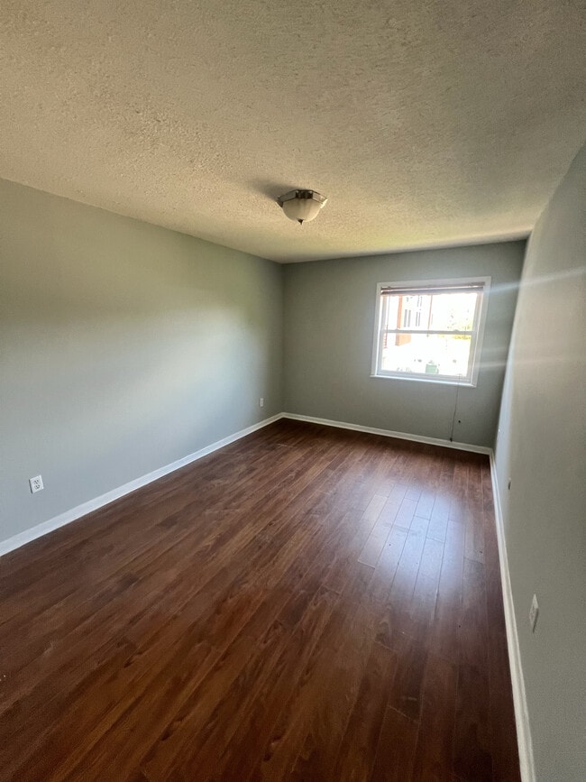 Bedroom 1 - 318 S 4th Ave Unit Kure Beach Apt 4