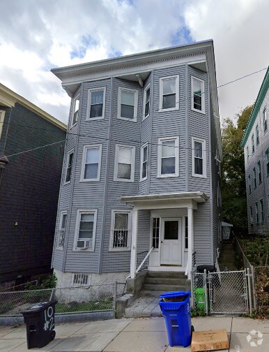 Building Photo - 10 Bucknam St Unit 2 Rental