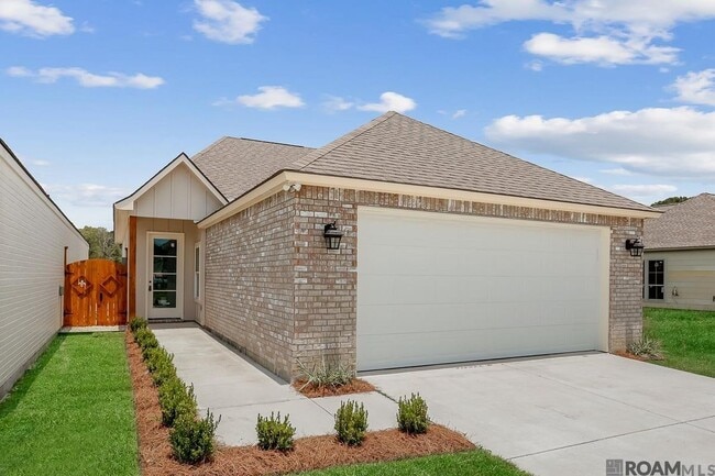 Building Photo - 15513 Fields Creek Ave