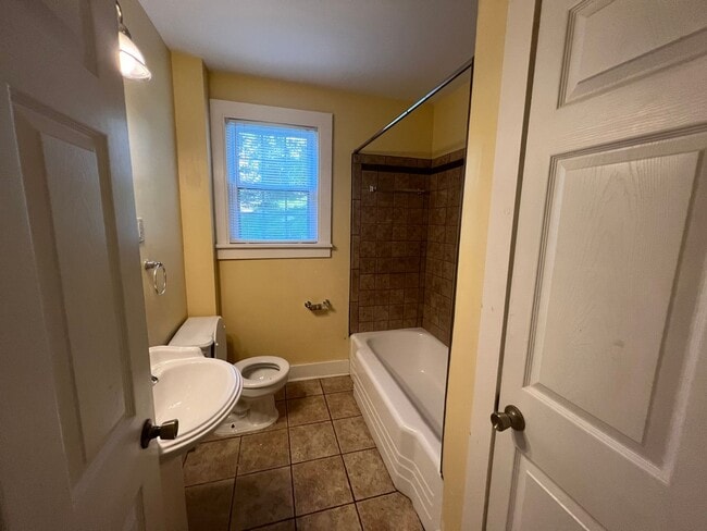 Photo - 232 Hickory Grove Blvd