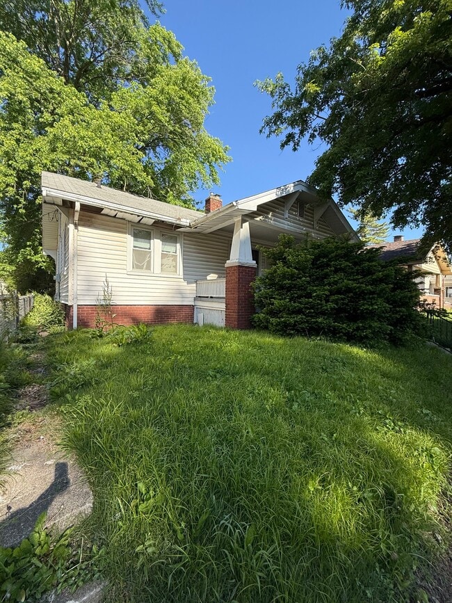 Photo - 1337 N Maple Ave