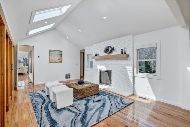 Photo - 105-101 Lockitt Dr