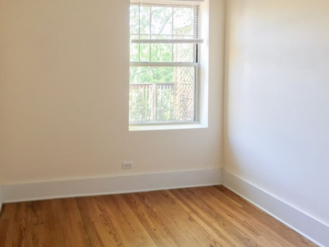 Photo - 3455 N Wolcott Ave Unit 3