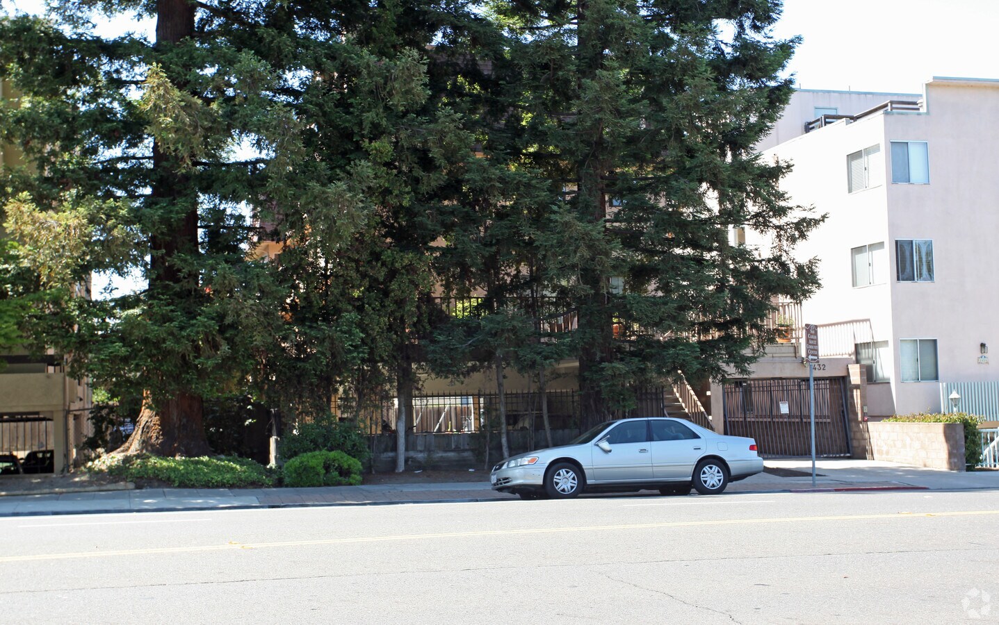 Photo - 1432 San Carlos Ave