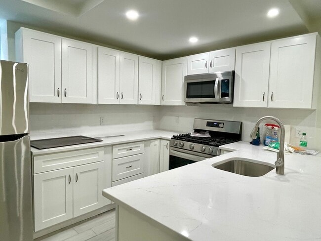 Building Photo - 47 Charter St Unit 1F