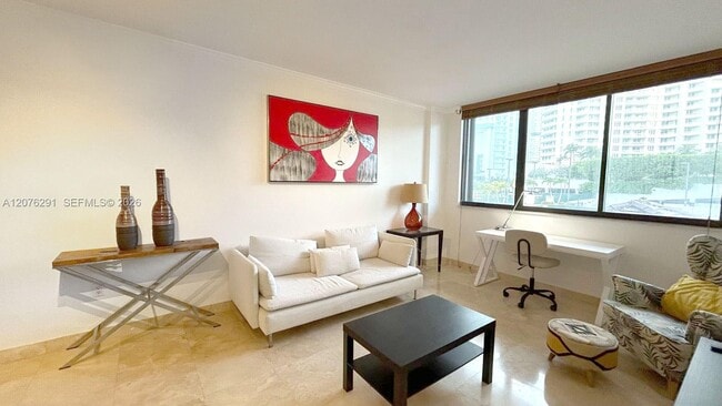Photo - 540 Brickell Key Dr Unidad 512