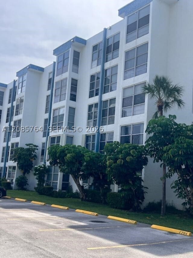 Photo - 17570 Atlantic Blvd Unit 118