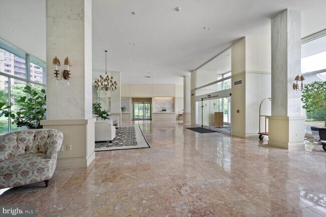 Photo - 4201 Cathedral Ave NW Unidad 303E