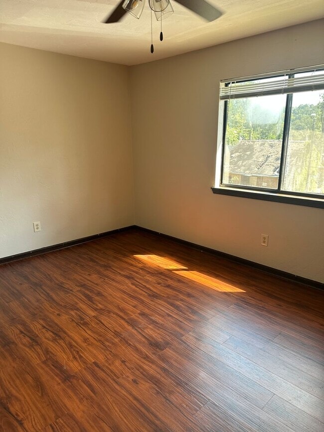 Building Photo - 1640 Willow Bend Way Rental