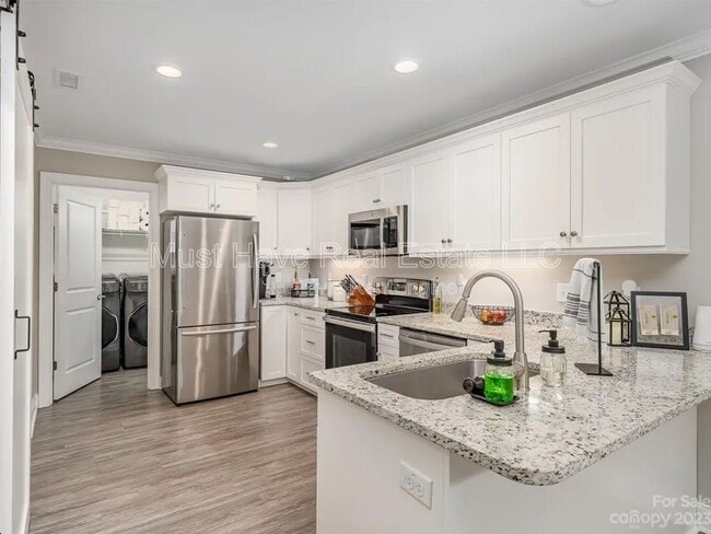 Photo - 1328 26th Ave NE