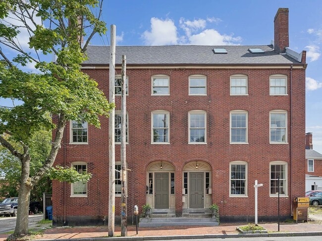 Photo - 32 Pleasant St Unit 2