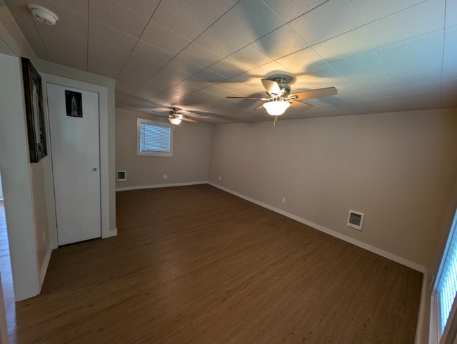 Photo - 12965 NE Carl Rd Unidad A