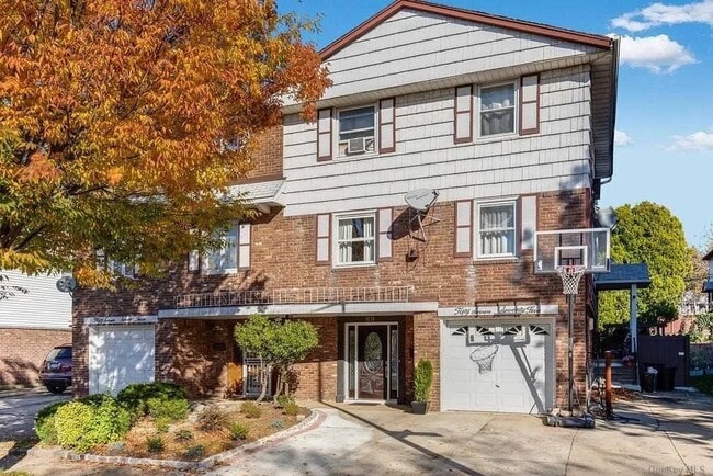 Building Photo - 57-75-75 Cloverdale Blvd