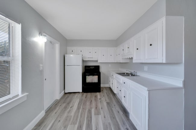 Photo - 2475 18th Ave S Unidad 14