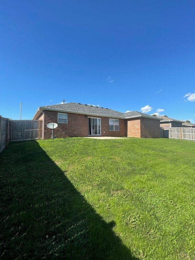 Photo - Executive Rental in Willard School District