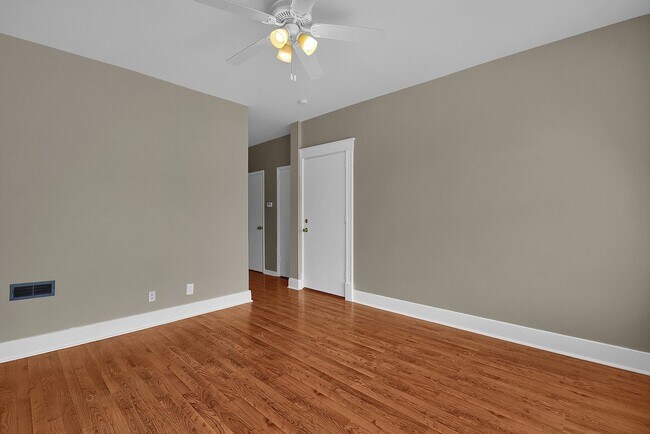 Photo - 3125 Maury Ave Unidad 1S-571