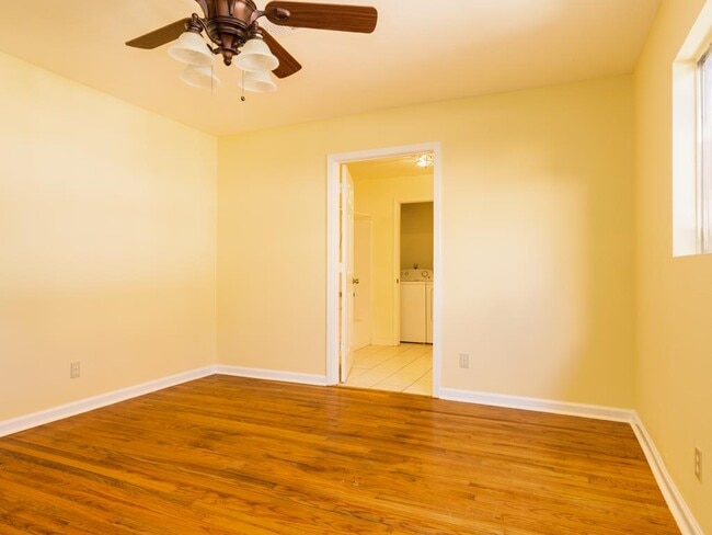 Photo - 1409 Winnie St