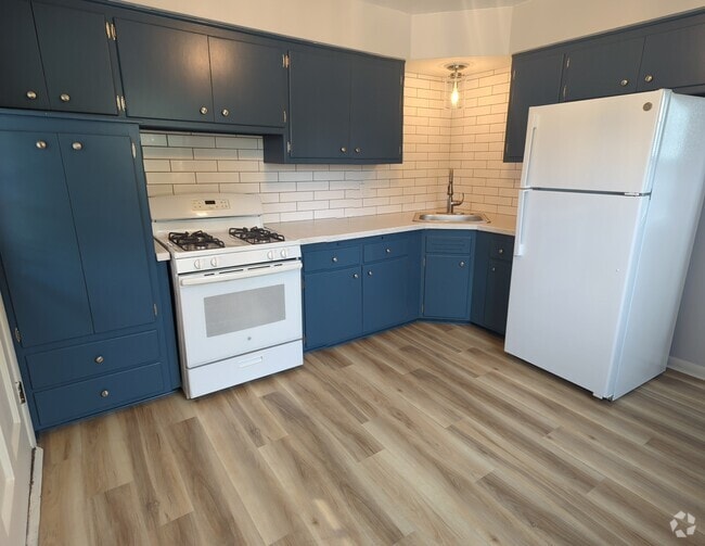 Building Photo - 11827 W North Ave Unit 1 Rental