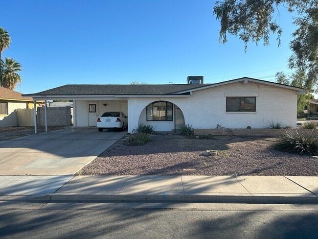 Building Photo - 2351 W Emelita Ave