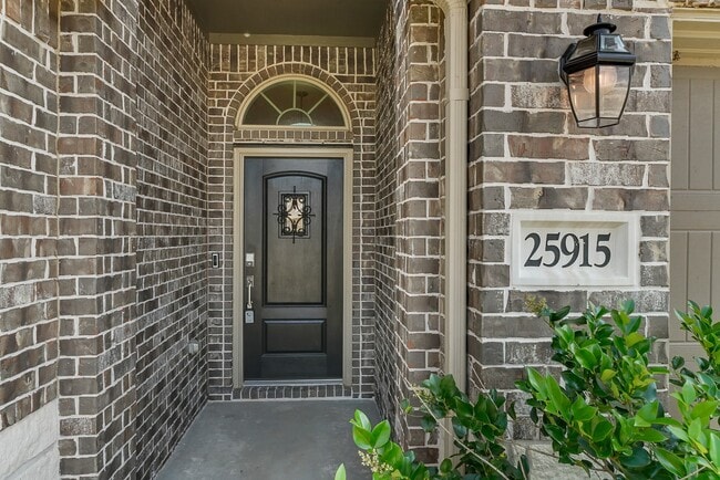 Photo - 25915 Aura Lake Ln