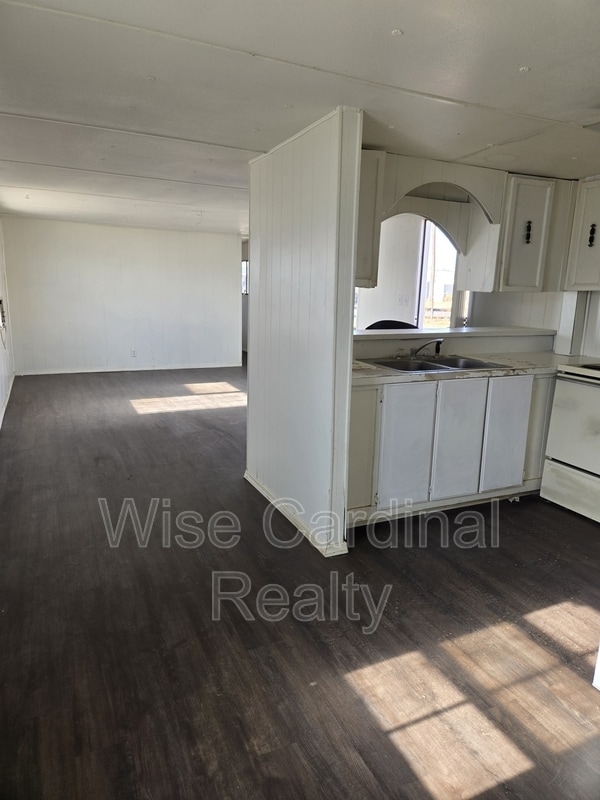 Photo - 508 N Avenue F