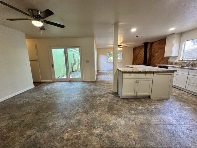 Photo - 1125 Park Blvd