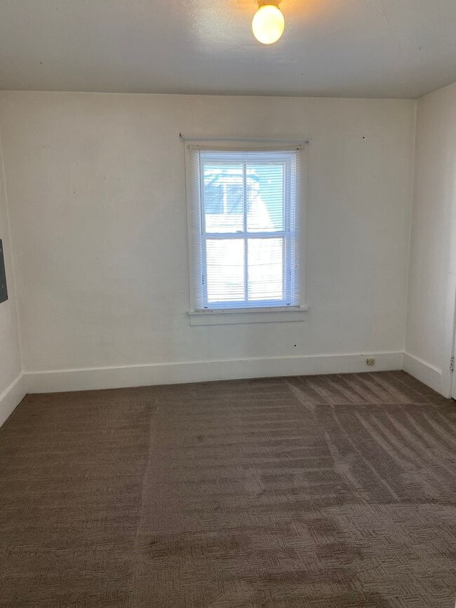 Photo - 27 S Elm St Unit # 1