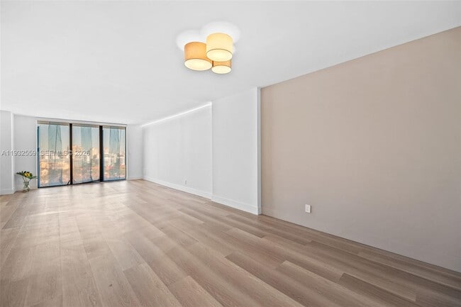 Building Photo - 18151 NE 31st Ct Unit 1714