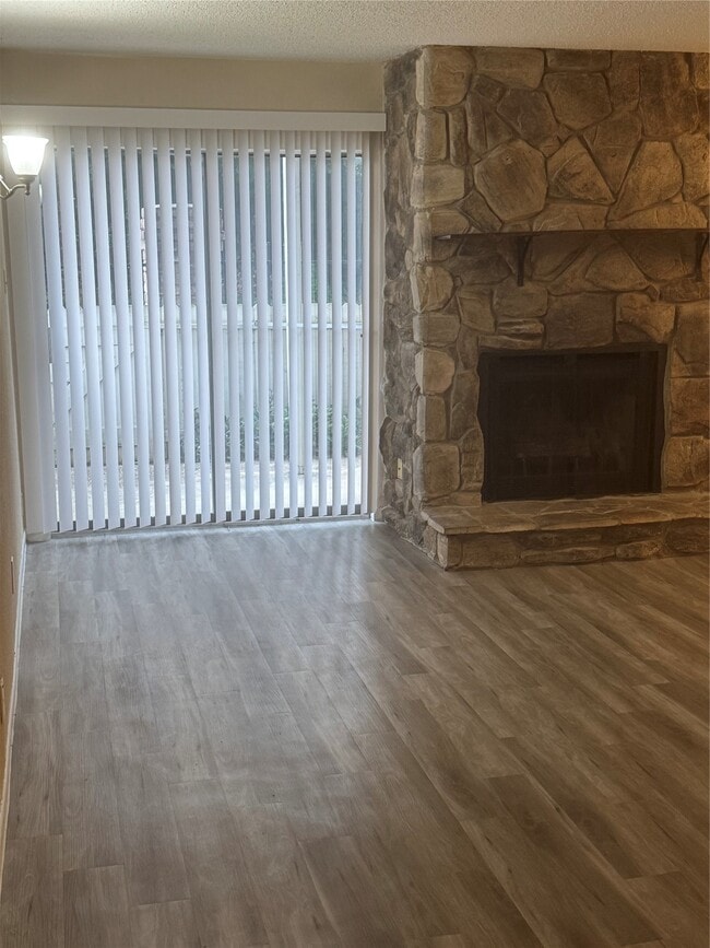 Photo - 17401 Red Oak Dr Unit 61