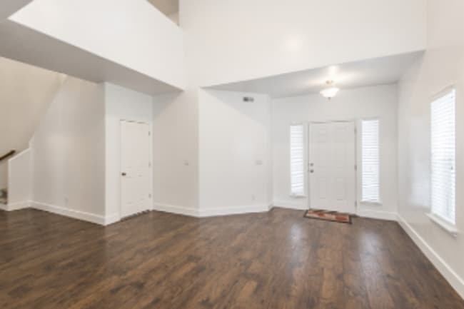 Photo - Beautiful 5 Bed | 2.5 Bath | 3 Car Single Family Home