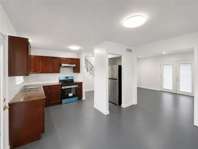 Photo - 7702 Belcrest Pl
