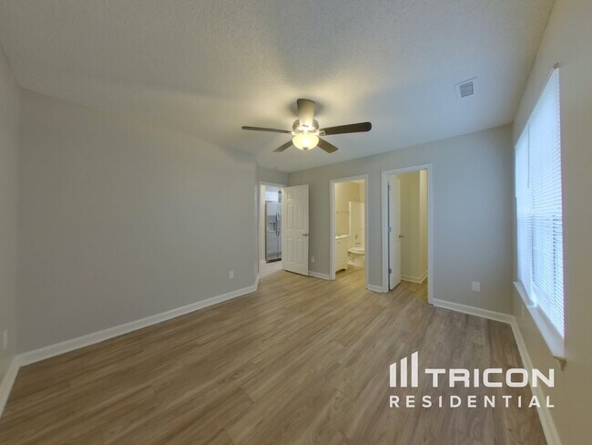 Photo - 1207 Larkspur Dr