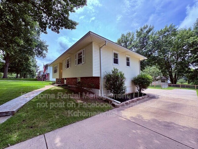 Photo - 6012 Noland Rd