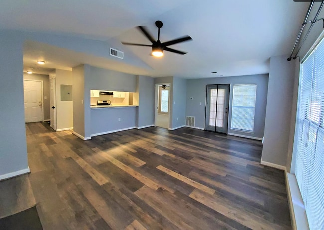 Building Photo - 20960 Timber Ridge Ter Unit 304
