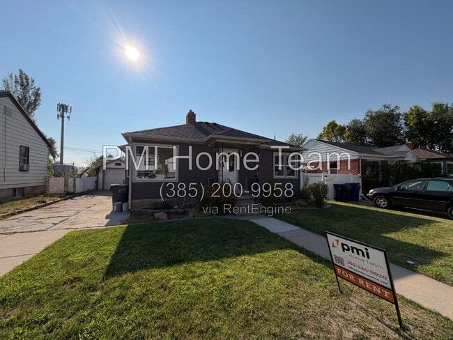 Building Photo - 177 Country Club Dr