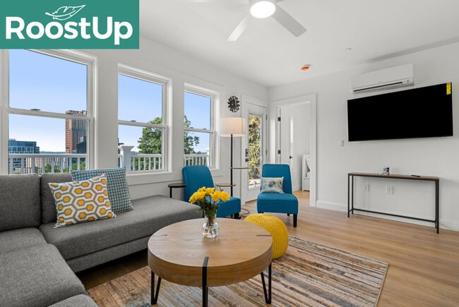 Building Photo - RoostUp Furnished Private Bedroom with Pri... Rental