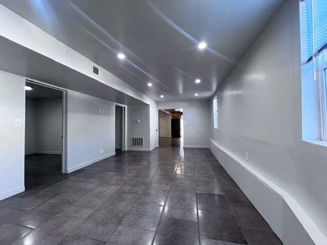 Photo - 1037 Peralta St