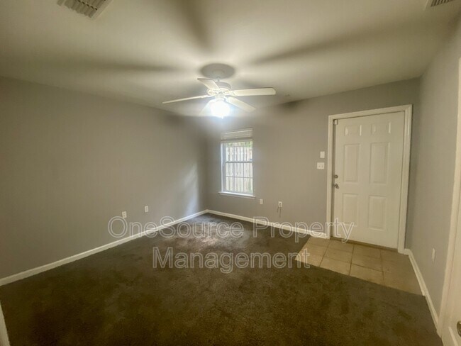 Photo - 2738 W Tharpe St Unidad # 503