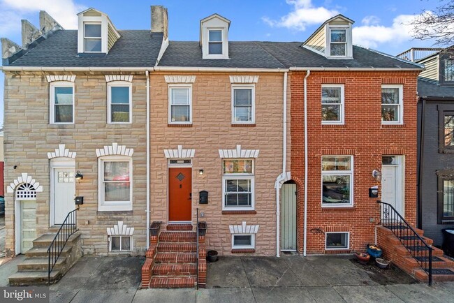 Photo - 1827 Bank St Townhome